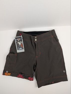 NWT Zoic Rippette Short Girls Large Kids Cycling/Biking, Removable Padded Liner